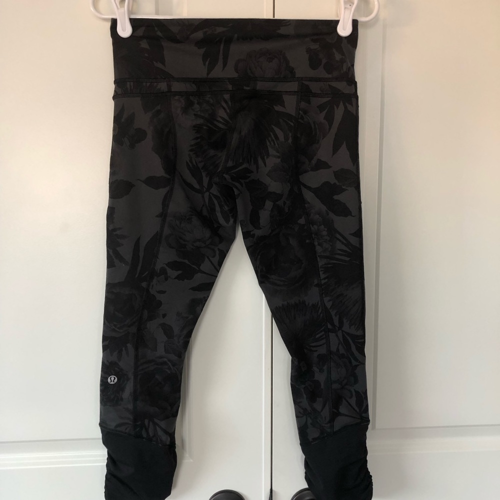 Lululemon Cropped Leggings Size 6